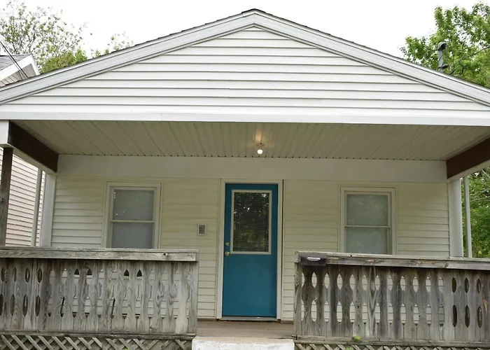 Cozy 2 Bedroom House